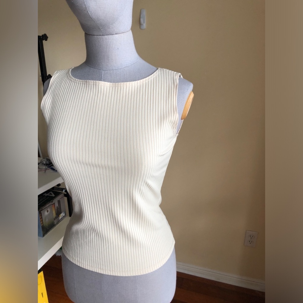 NWT Women’s Vintage 90s Tank Top